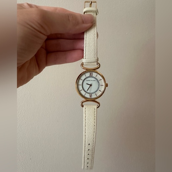 Anne Klein Watch 👌🏻 condition - Picture 3 of 6